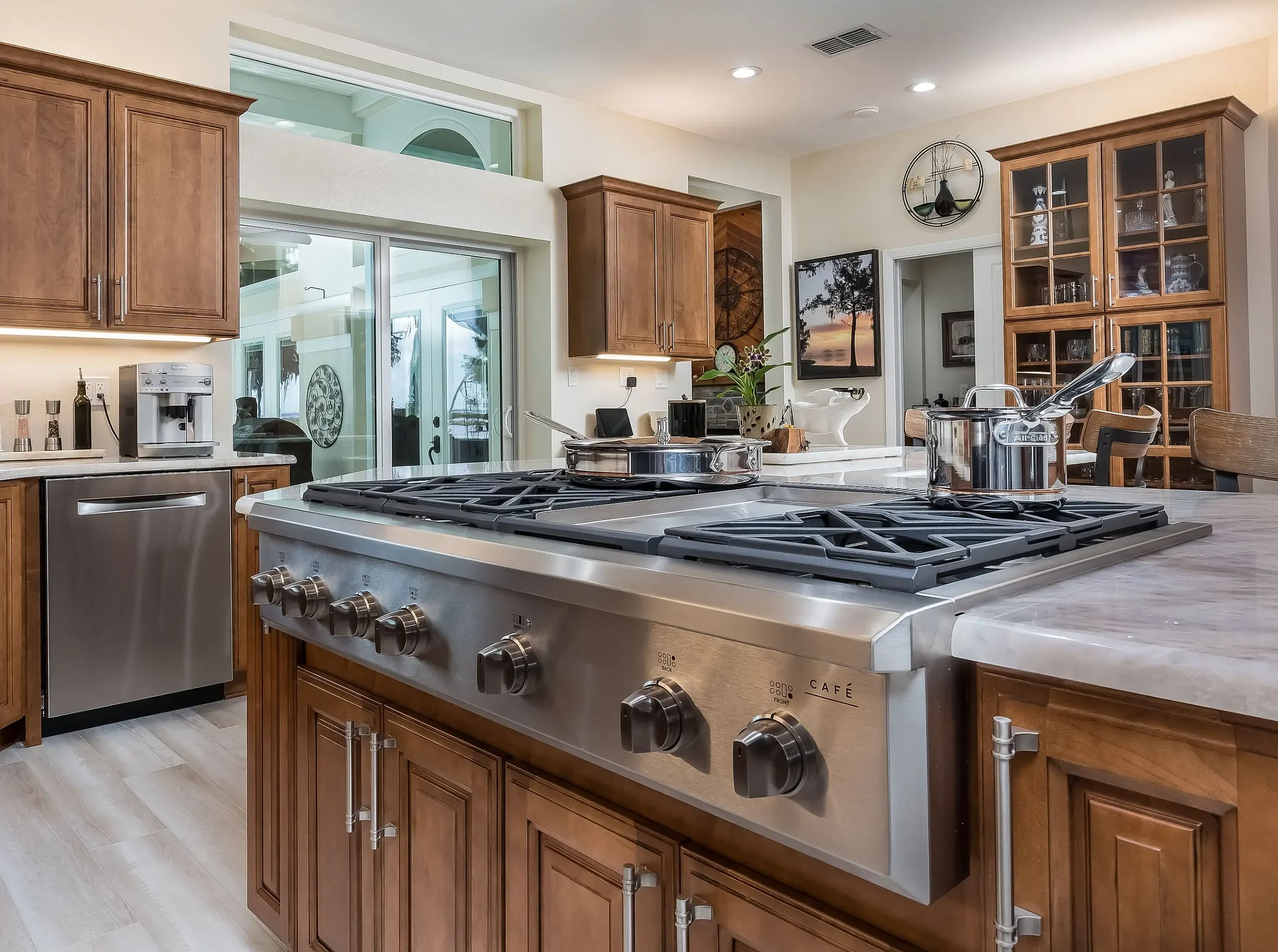 gas cooktop with six burners