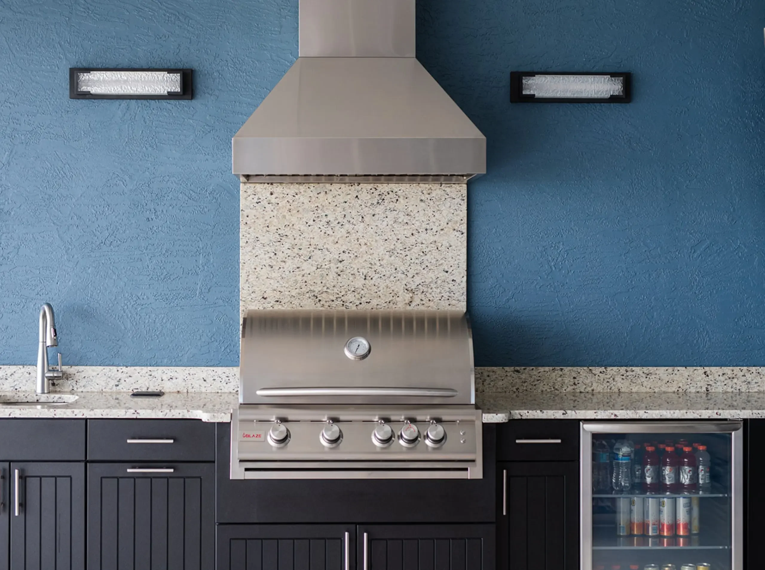 Outdoor kitchen designed for everyday lakefront living in Sebring, FL